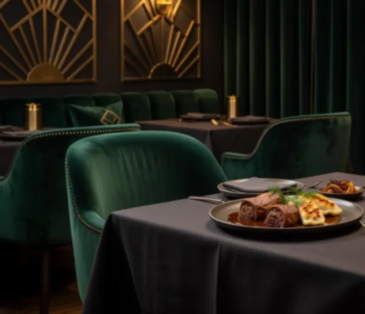 Wyrafinowane dania kuchni polskiej i europejskiej serwowane w eleganckiej restauracji